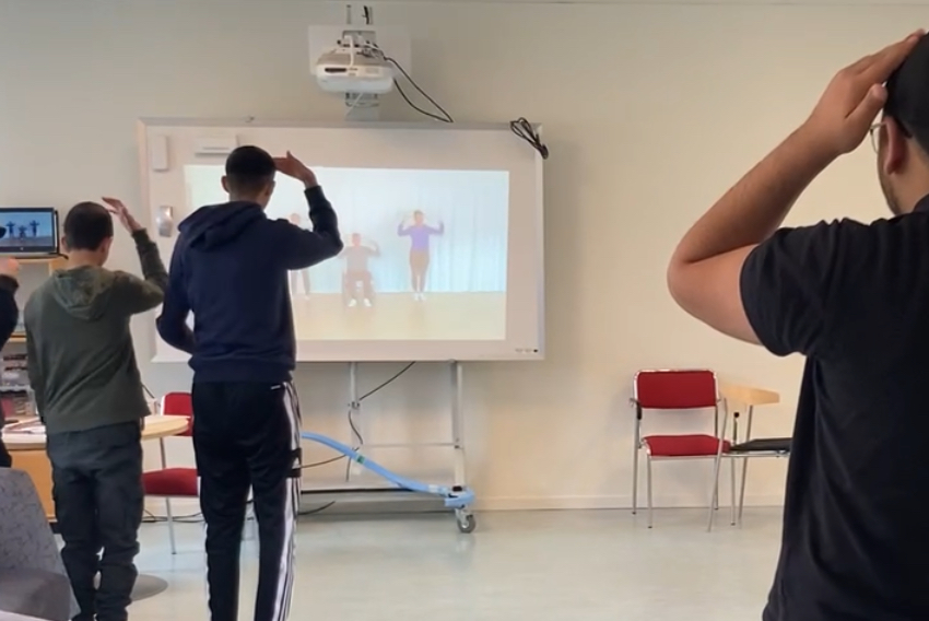 Rörelsefilmer och dans engagerar både elever och personal